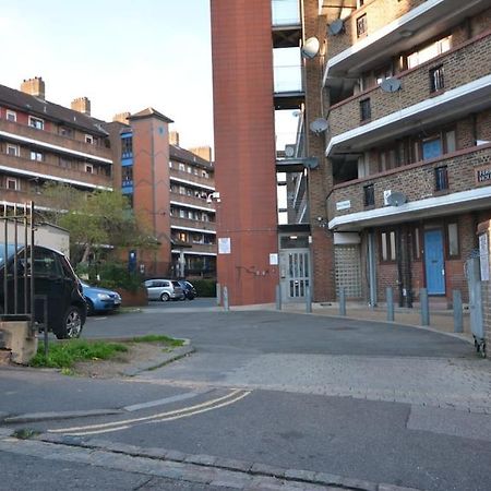 Lovely 4 Bedroom Apartment Close To The City Walking Distance From The Rivere View Londra Esterno foto
