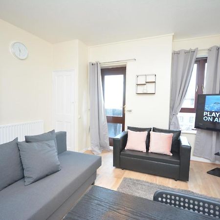 Lovely 4 Bedroom Apartment Close To The City Walking Distance From The Rivere View Londra Esterno foto