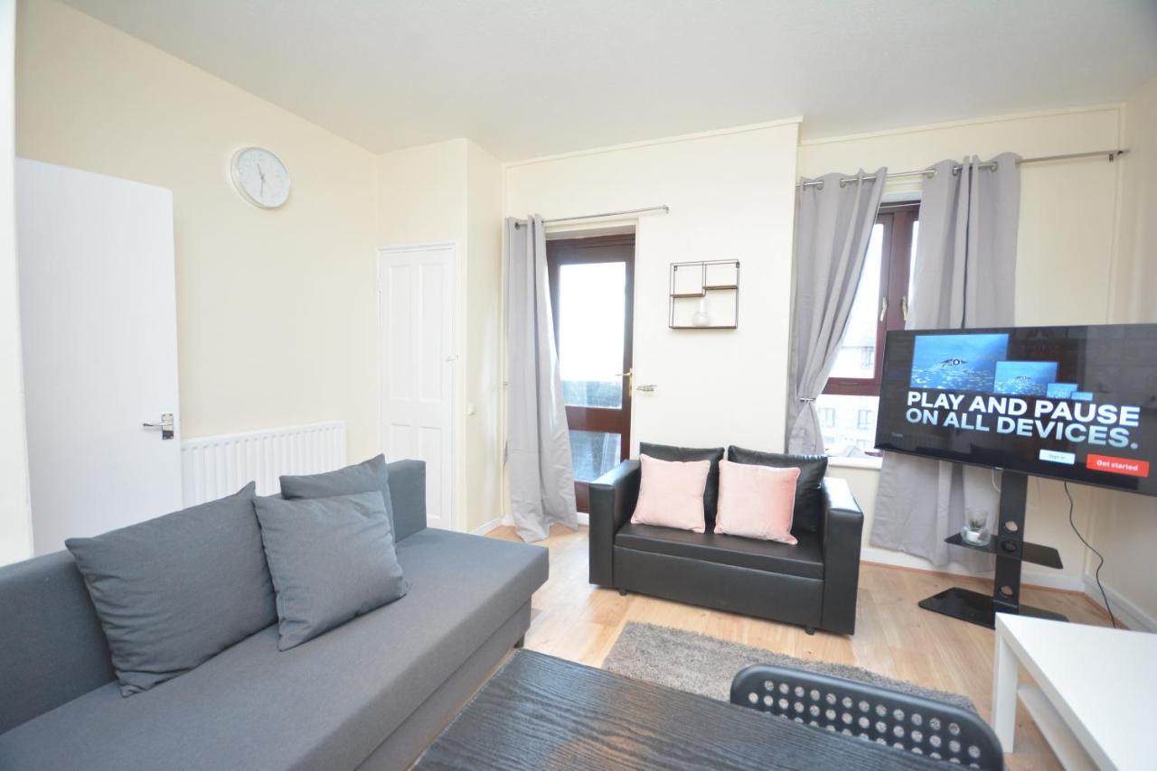 Lovely 4 Bedroom Apartment Close To The City Walking Distance From The Rivere View Londra Esterno foto